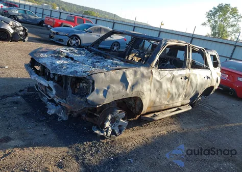 2020 Toyota 4Runner Trd Off Road Premium из США, поврежденный, VIN JTEBU5JR6L5825907